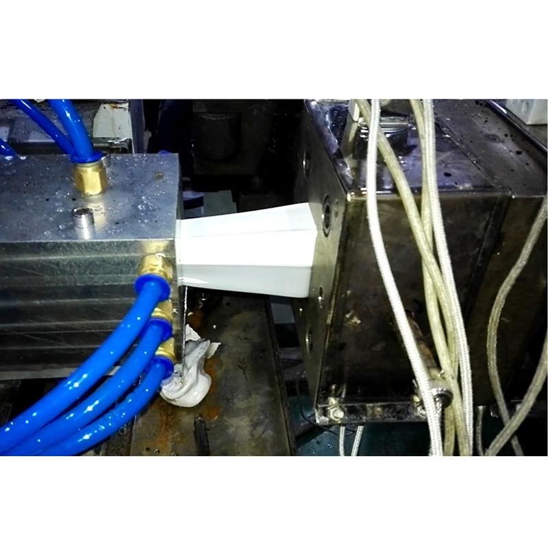 pc灯管共挤生产线