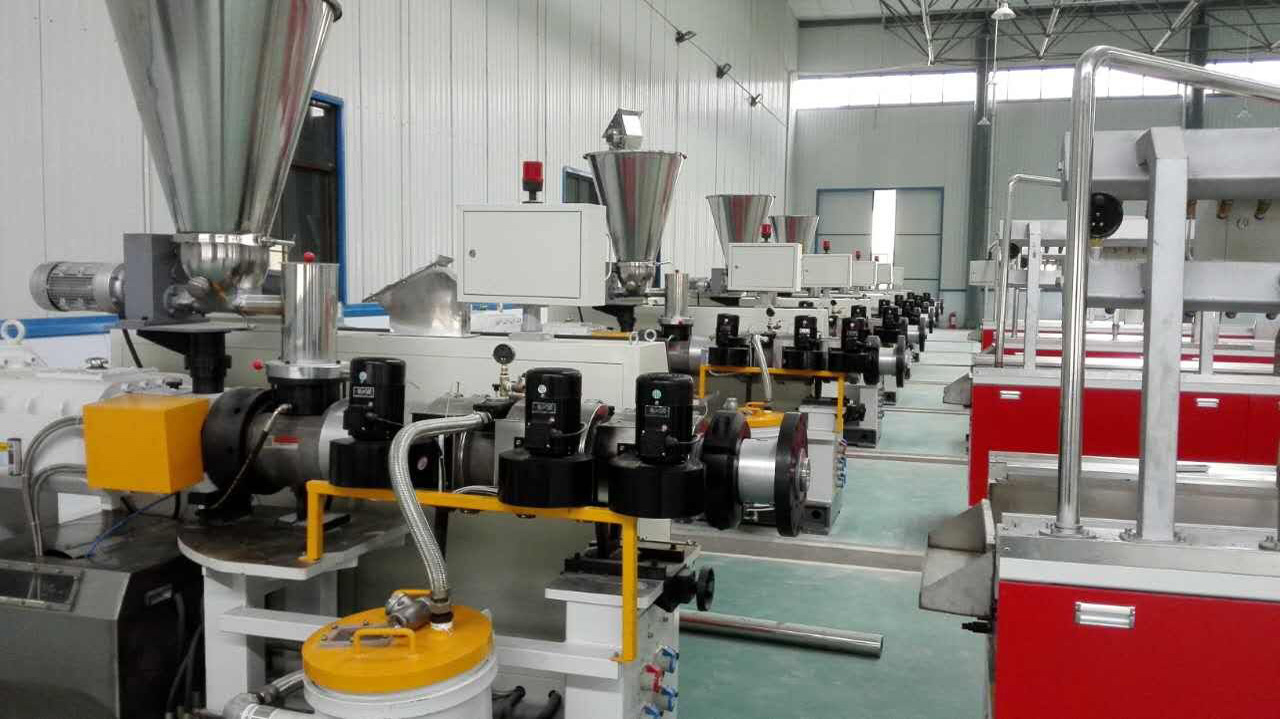 PE木塑复合挤出机